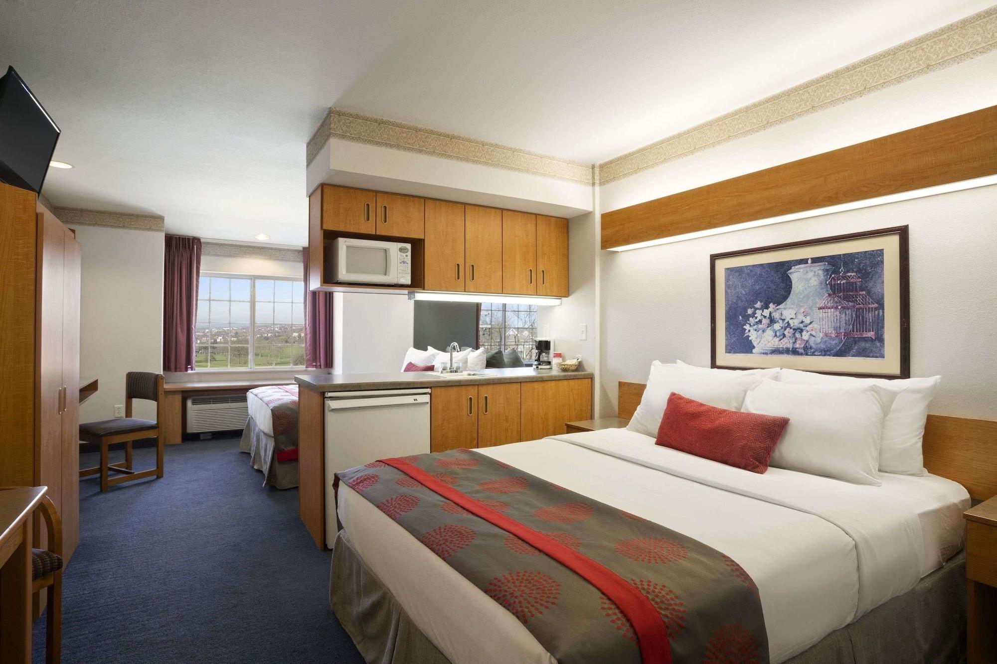 Hotel Ramada By Wyndham Bloomington I-55 And I-74 Il Exterior foto