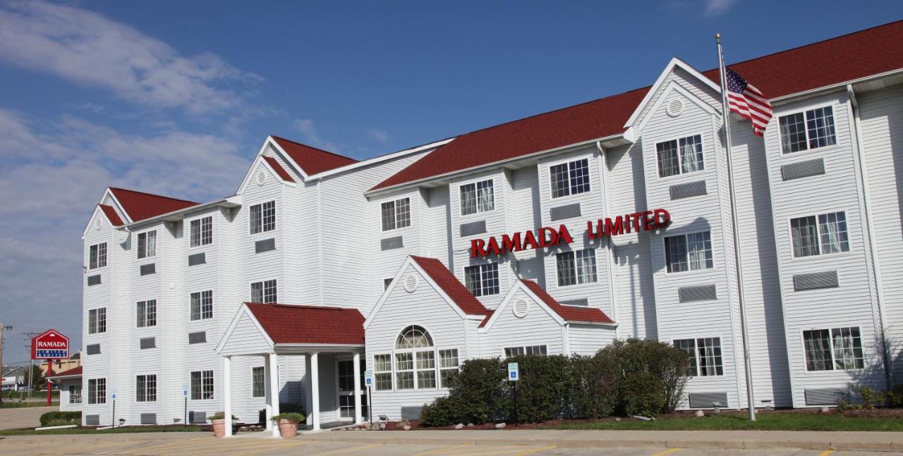 Hotel Ramada By Wyndham Bloomington I-55 And I-74 Il Exterior foto