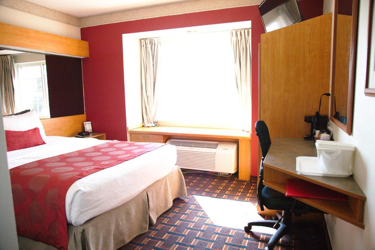 Hotel Ramada By Wyndham Bloomington I-55 And I-74 Il Exterior foto