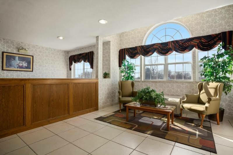 Hotel Ramada By Wyndham Bloomington I-55 And I-74 Il Exterior foto